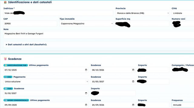 Scheda di un immobile con dati catastali e scadenze di assicurazione, IMU, TARI e spese condominiali